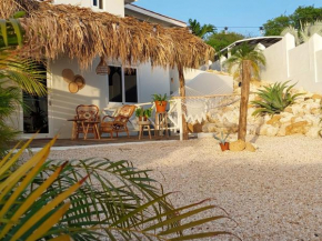 Bamboo Apartment, Bisento